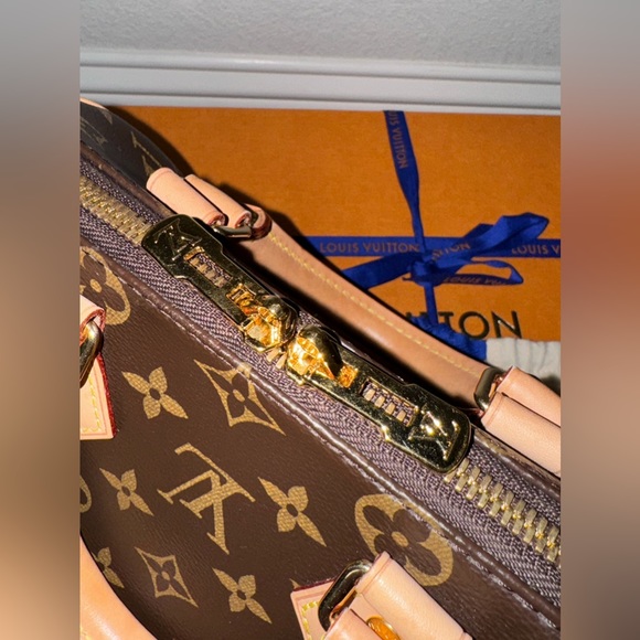 *Sold* - Picture 8 of 11